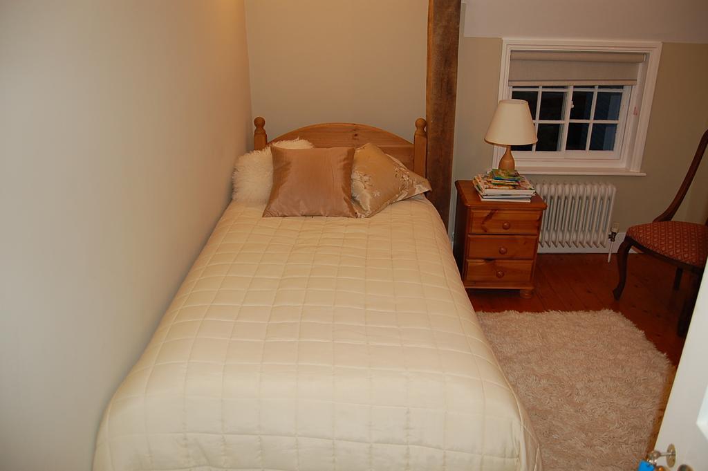 Stoke by Clare Pickwick House Bed & Breakfast 部屋 写真